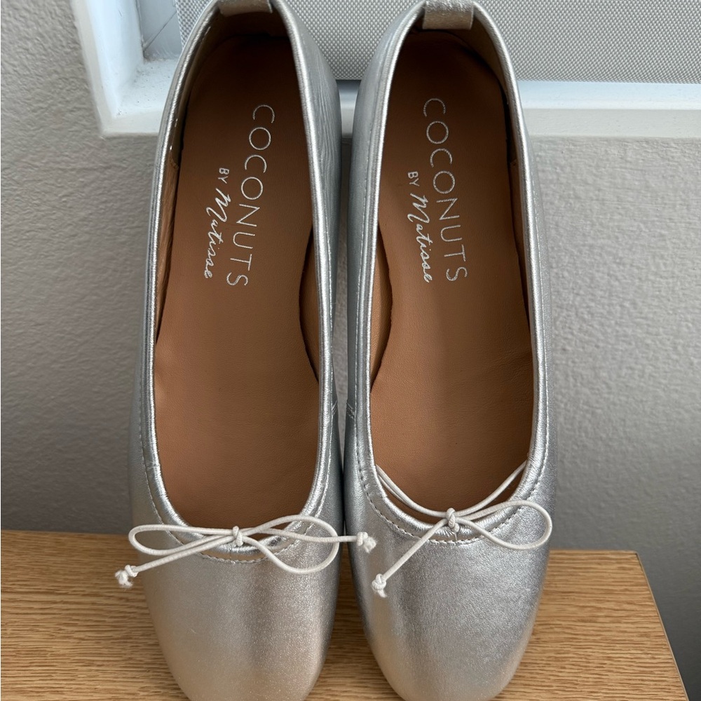 Coconuts by Matisse Silver Loafers with Decorative Bow